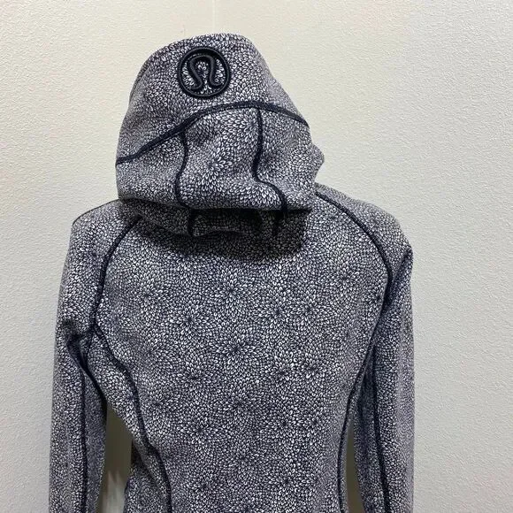 Lululemon Scuba Full Zip Hoodie Size 8 - Picture 7 of 11
